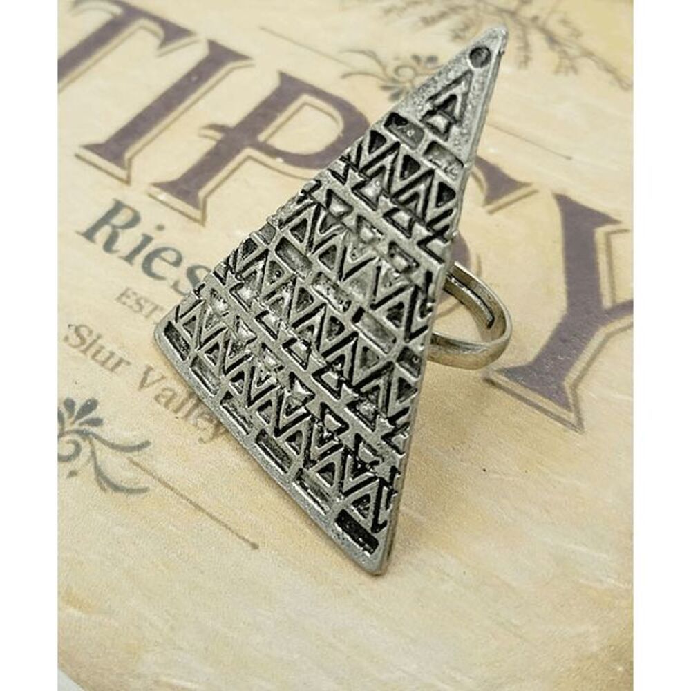 *Clearance* Ladies Triangular Ring - Picture 4 of 6